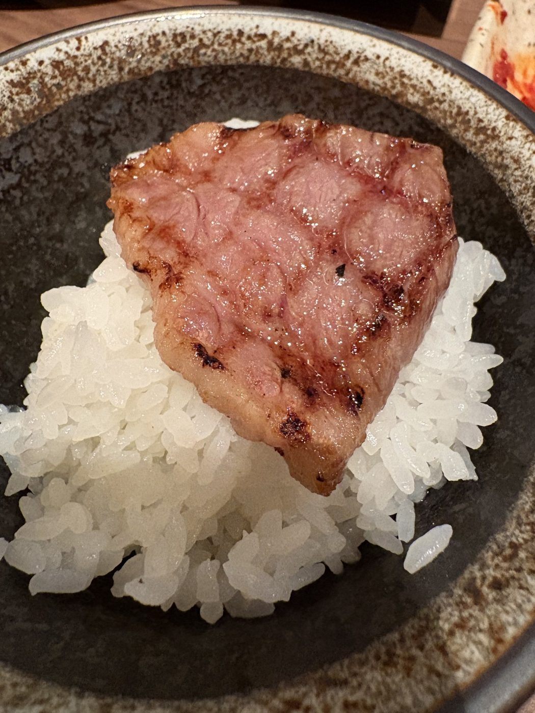 焼いた一枚をごはんに乗せる。これが正解でした
